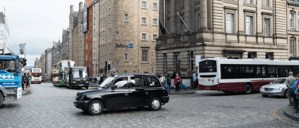 edinburgh taxi at the royal mile
