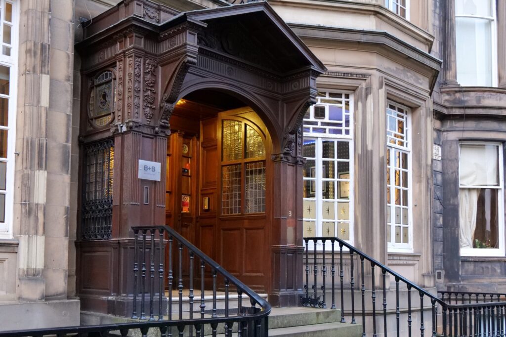 exterior of  hotel edinburgh bb